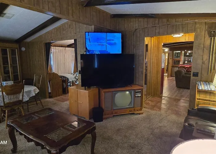 Retro Stay More Room Less Pay * Parker