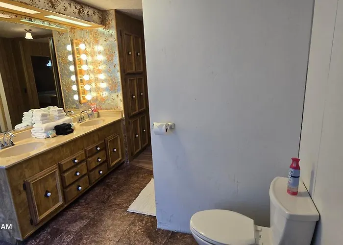 Retro Stay More Room Less Pay Parker